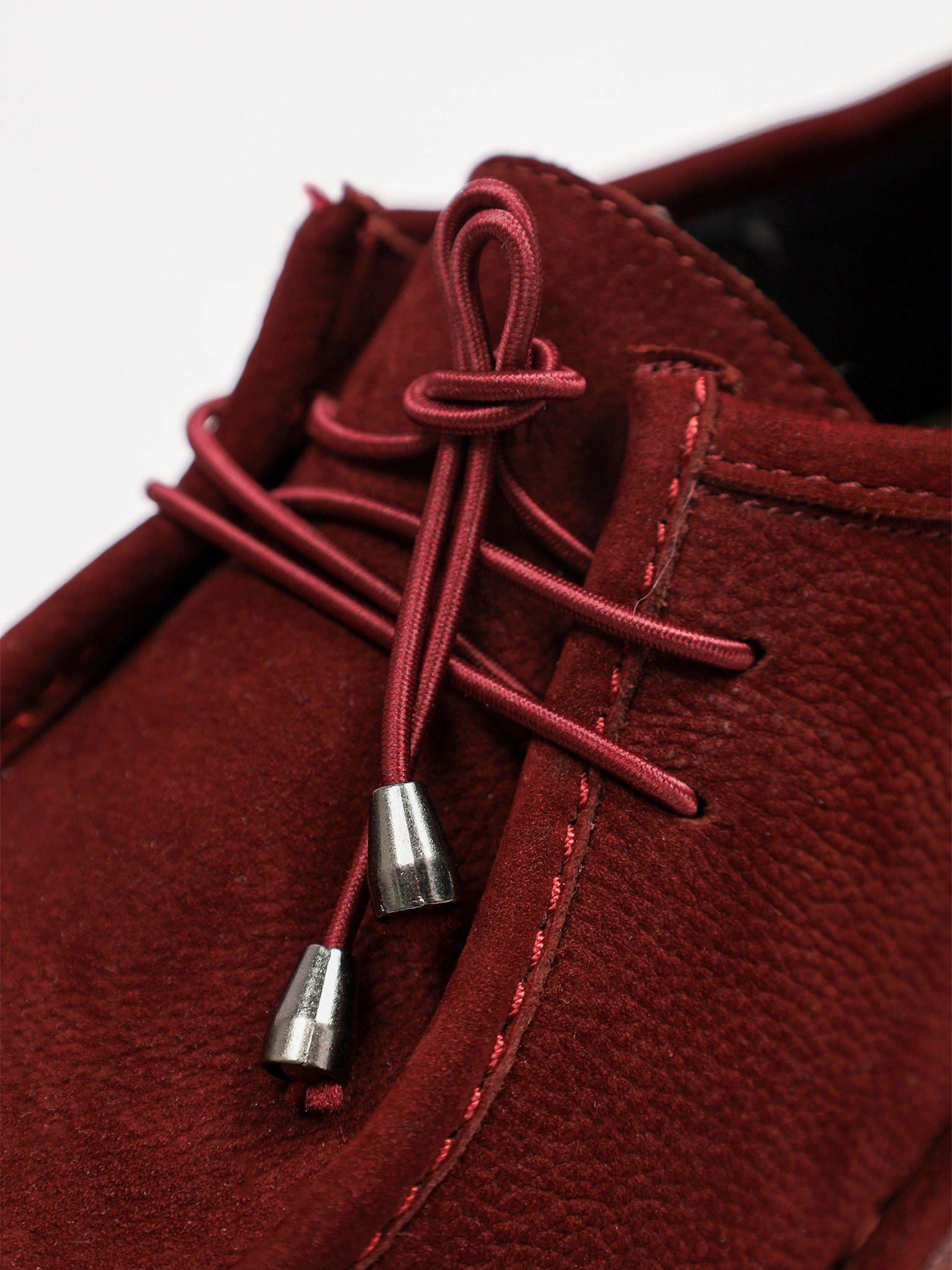 Лоферы бордового цвета на низком каблуке